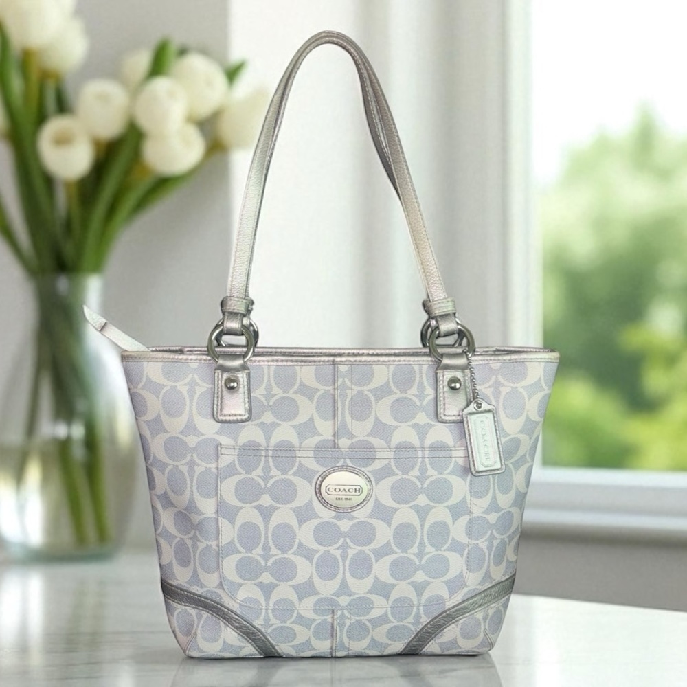 COACH EUC Signature Peyton Heritage Tote